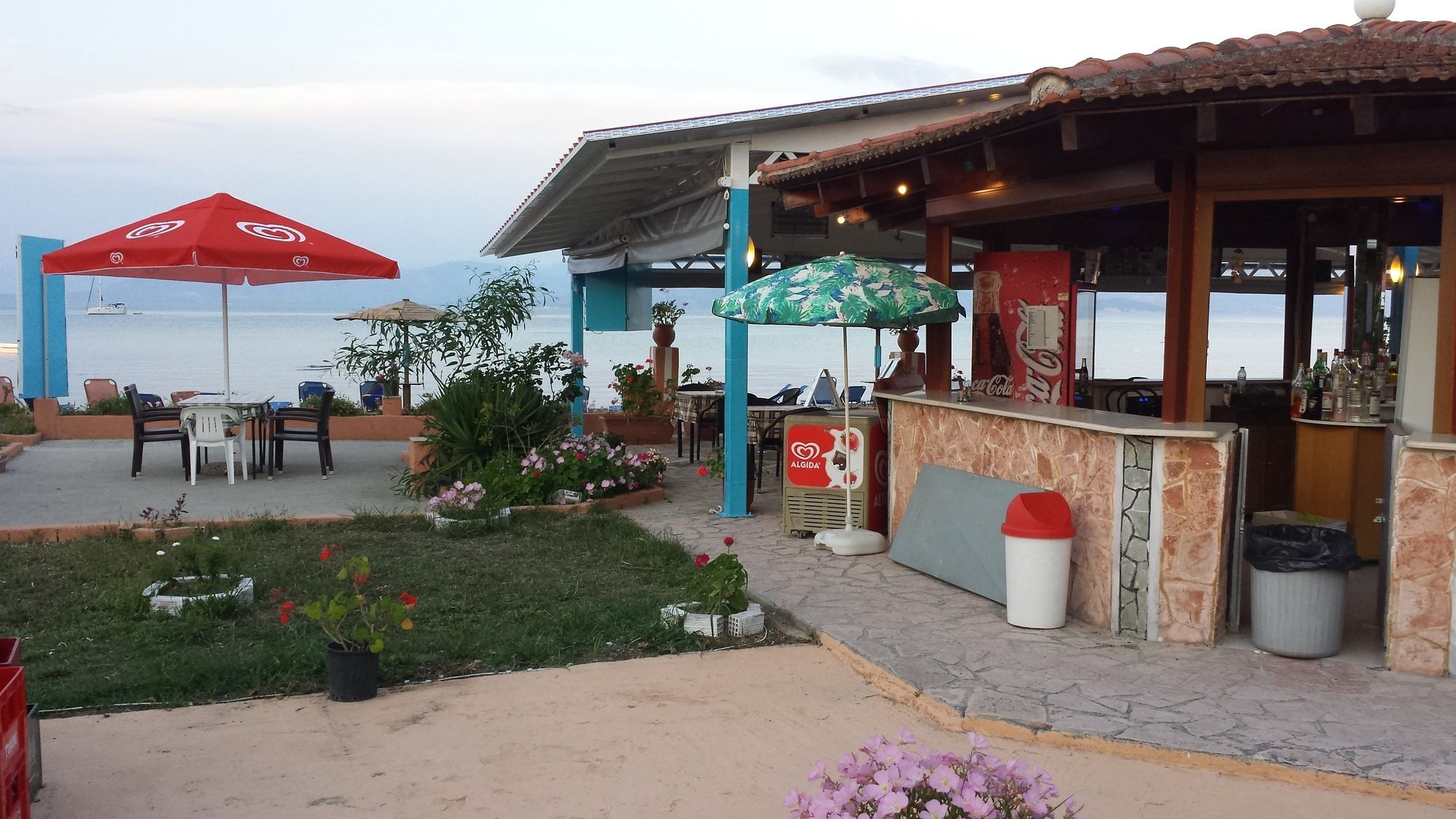Nikolas Club Kavos Luaran gambar