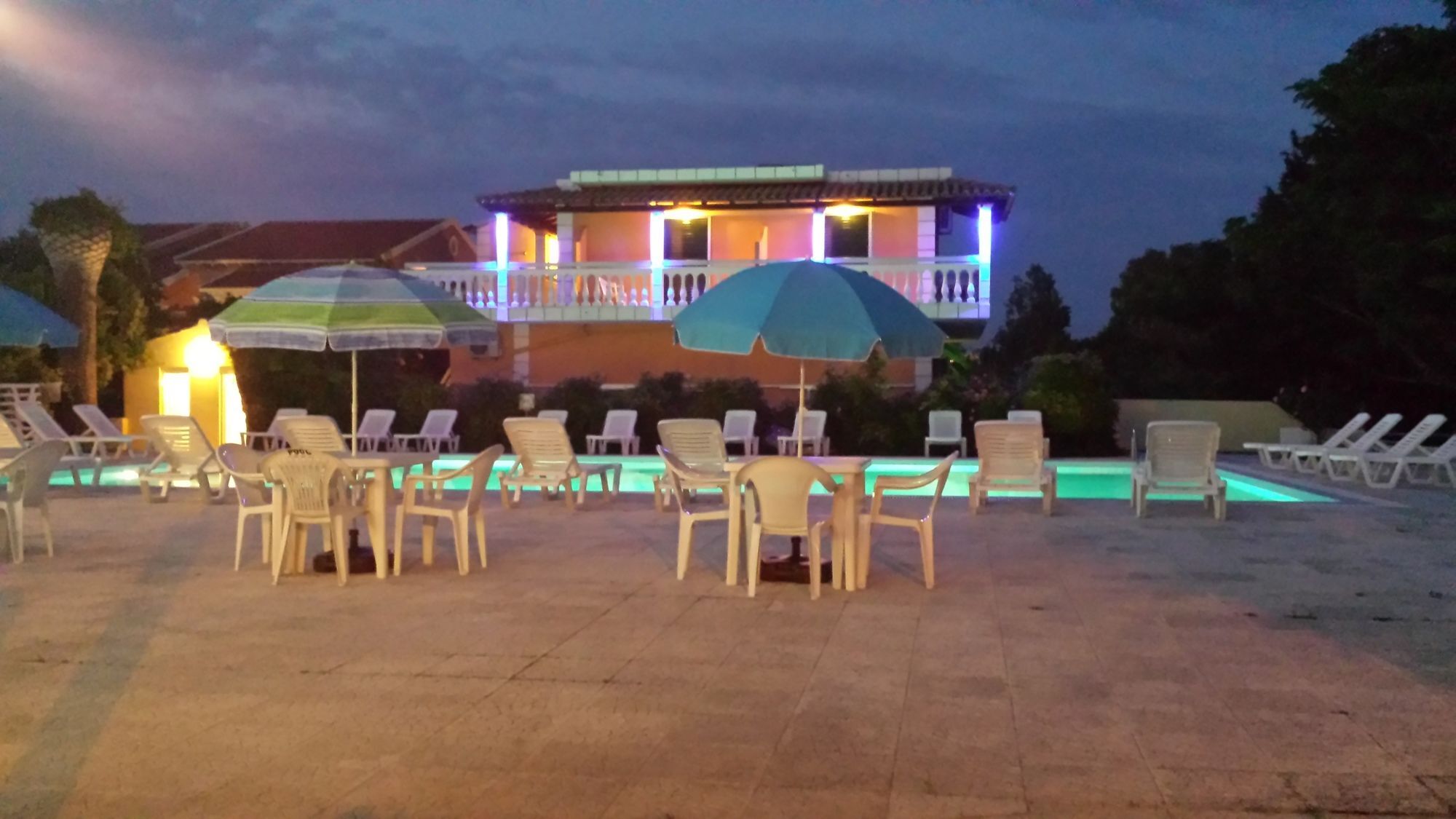 Nikolas Club Kavos Luaran gambar